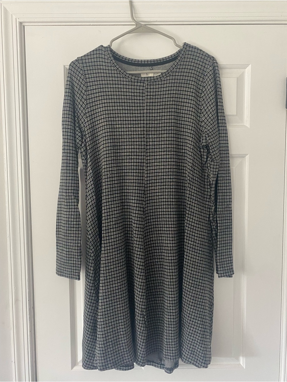 Lou & Grey Black and White Check Long-Sleeve Swing Dress - medium